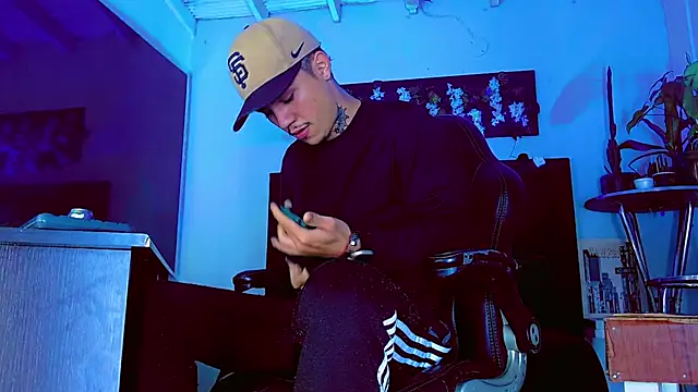 HannibalLester online show from February 24, 2026, 4:32 am