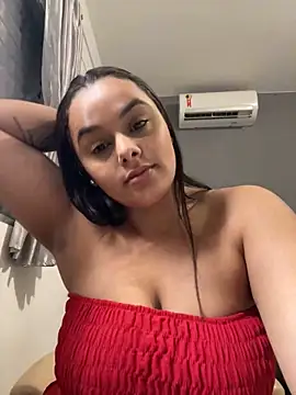 crystalmmour online show from February 14, 2025, 7:23 pm