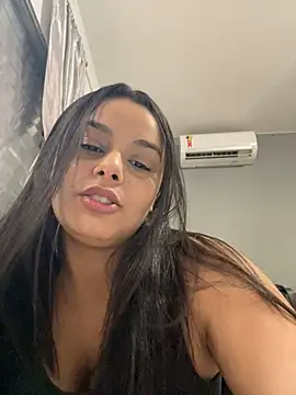 crystalmmour online show from February 28, 2025, 6:41 pm