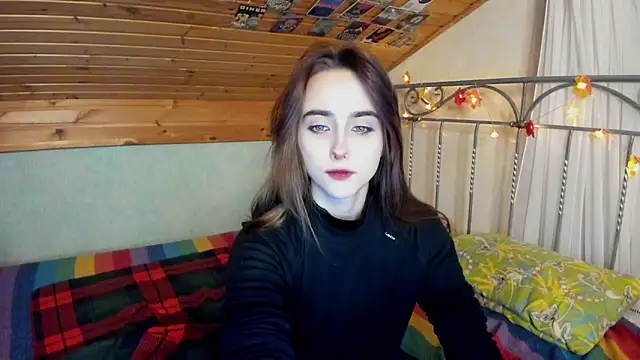 Snapshot of SilverDream chatting on December 15, 2024, 8:36 pm SilverDream online show from December 15, 2024, 8:36 pm