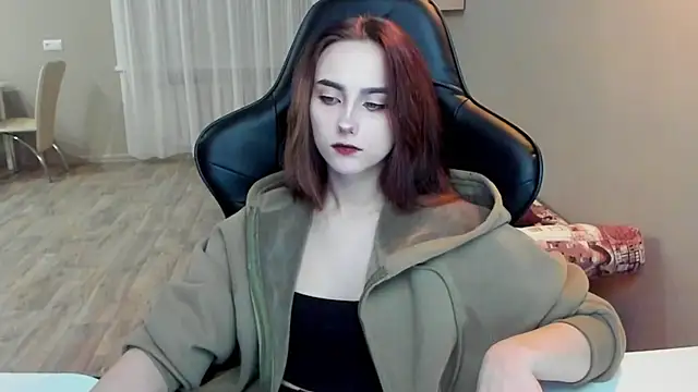 Snapshot of SilverDream chatting on February 5, 2025, 4:36 pm SilverDream online show from February 5, 2025, 4:36 pm