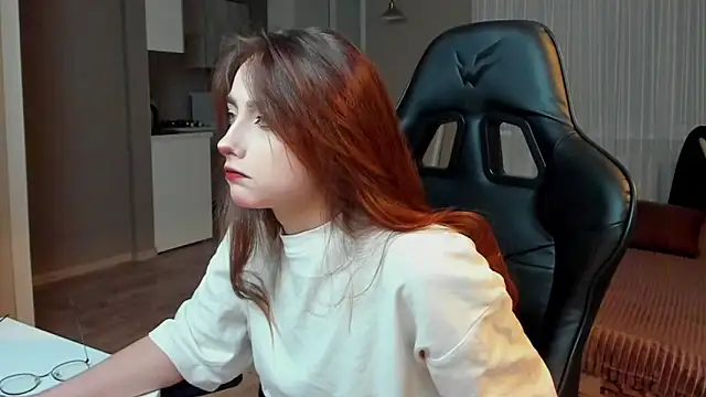 Snapshot of SilverDream chatting on February 13, 2025, 9:17 pm SilverDream online show from February 13, 2025, 9:17 pm