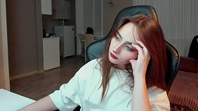 Snapshot of SilverDream chatting on February 14, 2025, 12:19 am SilverDream online show from February 14, 2025, 12:19 am