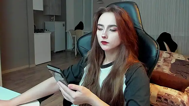 Snapshot of SilverDream chatting on February 18, 2025, 9:31 pm SilverDream online show from February 18, 2025, 9:31 pm