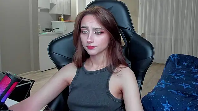 Snapshot of SilverDream chatting on September 28, 2025, 8:25 pm SilverDream online show from September 28, 2025, 8:25 pm