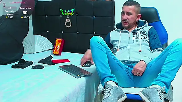 Yeol King online show from November 10, 2025, 6:51 pm