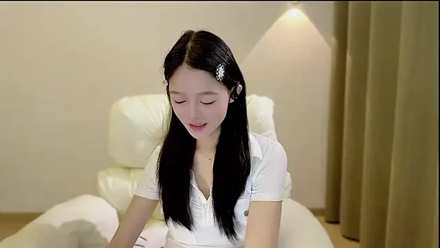 xiaodaibabyy online show from October 30, 2025, 6:37 am