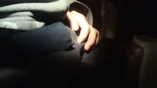 oliveirinhafotografo online show from January 24, 2025, 7:18 pm