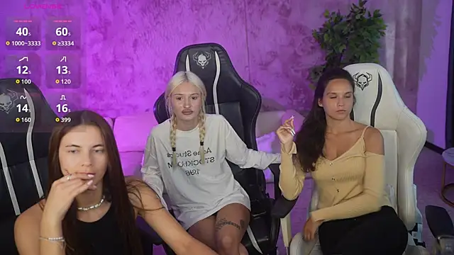 Julia  Star  online show from September 23, 2025, 2:42 pm