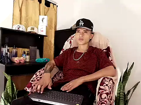 Edward Milleer online show from October 26, 2025, 3:34 am