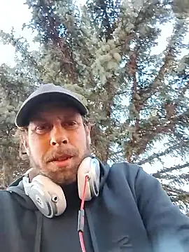 Snapshot of axelongshaft69 chatting on January 14, 2026, 9:42 pm axelongshaft69 online show from January 14, 2026, 9:42 pm