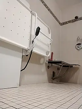 Snapshot of axelongshaft69 chatting on February 21, 2026, 12:33 am axelongshaft69 online show from February 21, 2026, 12:33 am