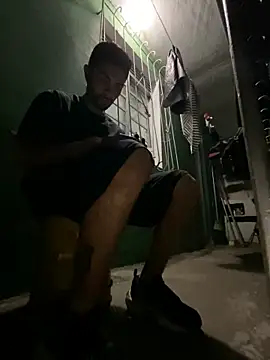 Snapshot of Jestebanano chatting on May 2, 2026, 11:43 pm Jestebanano online show from May 2, 2026, 11:43 pm