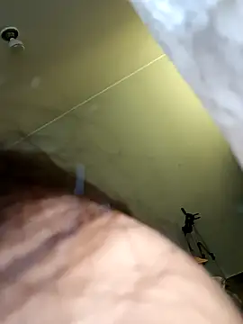 AleFantasy0001 online show from February 26, 2025, 6:32 pm