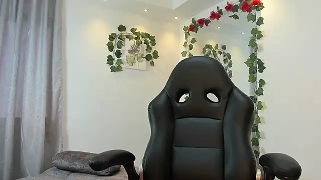Electraa fox online show from February 12, 2025, 12:12 pm