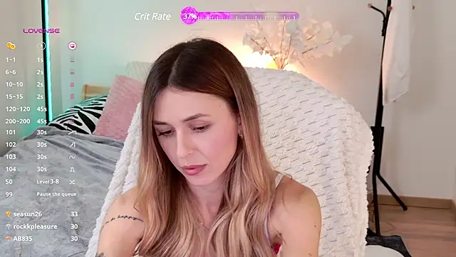 Snapshot of Sophie_Enzo chatting on January 28, 2025, 1:05 pm Sophie Enzo online show from January 28, 2025, 1:05 pm
