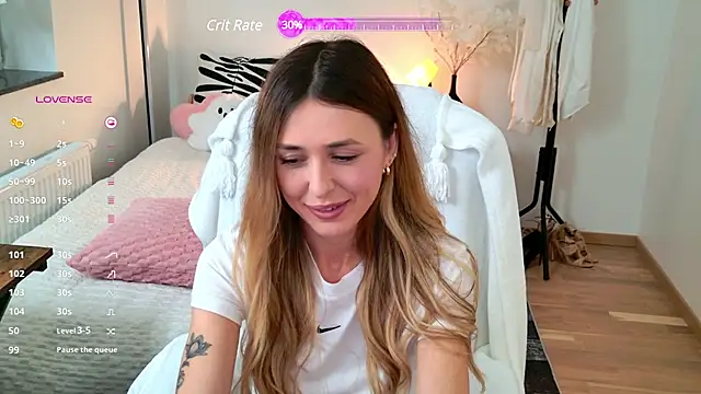 Snapshot of Sophie_Enzo chatting on February 3, 2025, 9:50 pm Sophie Enzo online show from February 3, 2025, 9:50 pm