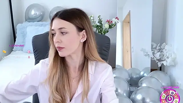 Snapshot of Sophie_Enzo chatting on March 20, 2025, 9:04 am Sophie Enzo online show from March 20, 2025, 9:04 am