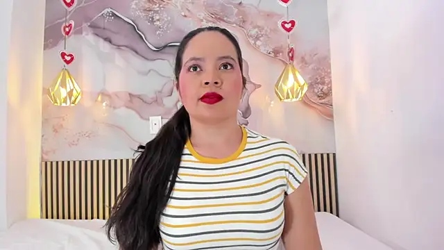 EvelynSweet1 online show from May 25, 2026, 8:59 pm