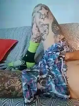 rolesexy online show from October 12, 2025, 1:37 am