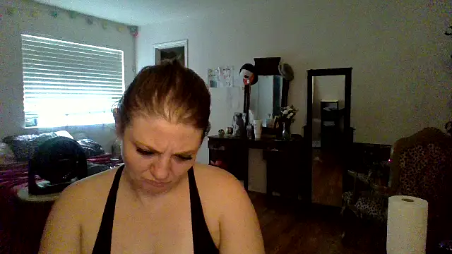 Snapshot of sophiarica chatting on May 20, 2026, 9:21 pm sophiarica online show from May 20, 2026, 9:21 pm