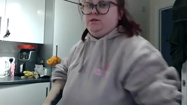 Tallulah-mae-xoxox online show from March 3, 2025, 6:44 pm