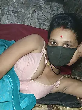 Hoty girl 143 online show from May 26, 2026, 4:14 pm