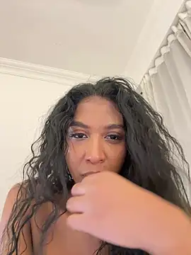 IamCrystal2 online show from May 16, 2026, 12:07 am