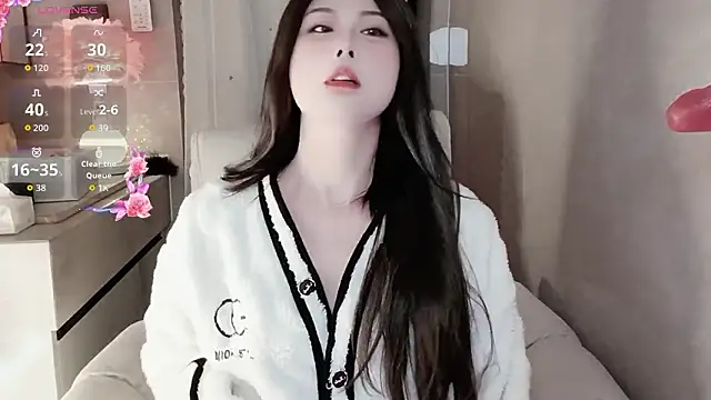 Blossom-666 online show from January 18, 2026, 4:16 am