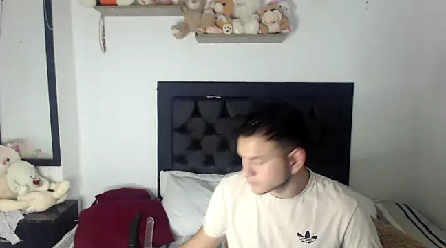 Latin Boy24 online show from February 28, 2025, 12:21 am