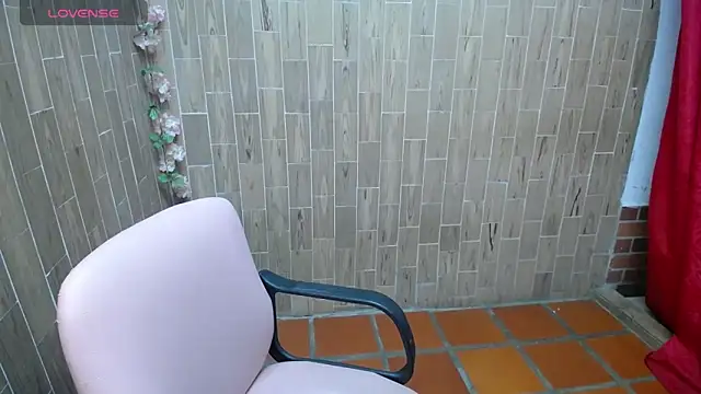 solyeria online show from December 4, 2025, 1:48 am