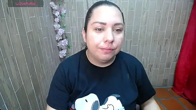 solyeria online show from June 3, 2026, 12:35 am