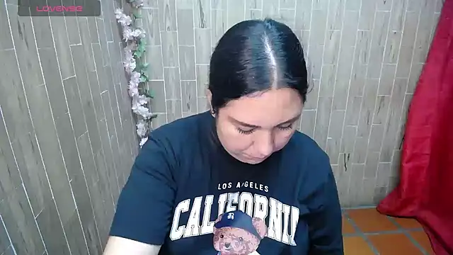 Snapshot of solyeria chatting on July 19, 2026, 4:05 am solyeria online show from July 19, 2026, 4:05 am
