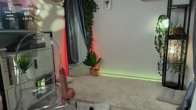 Lella Ryann  online show from March 13, 2025, 7:39 pm