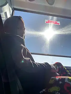 louu51 online show from March 9, 2026, 4:55 pm