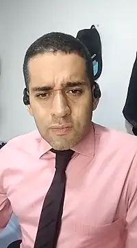 Snapshot of CRISTHIAN_GREY01 chatting on January 31, 2025, 3:20 am CRISTHIAN GREY01 online show from January 31, 2025, 3:20 am