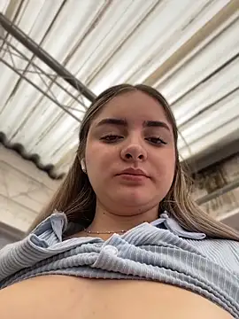 imlindapink online show from April 10, 2026, 4:23 pm