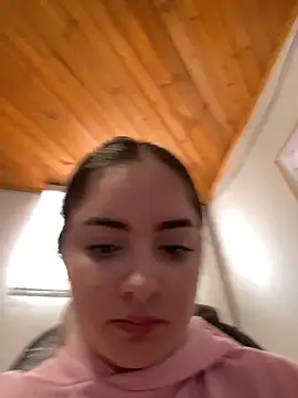 imlindapink online show from April 11, 2026, 7:18 pm