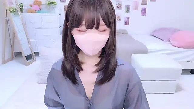 328 mitsuha online show from November 9, 2025, 11:19 am