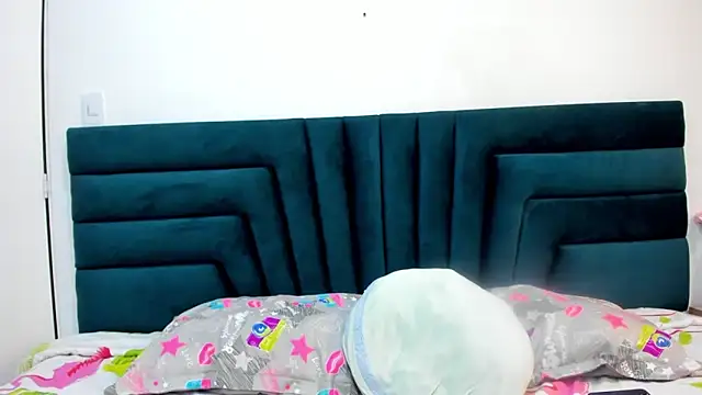 LisaWhite  online show from March 11, 2025, 3:48 am