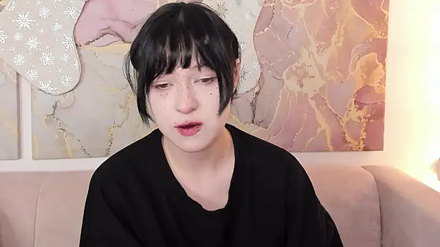 fiamoory online show from December 16, 2025, 1:21 am