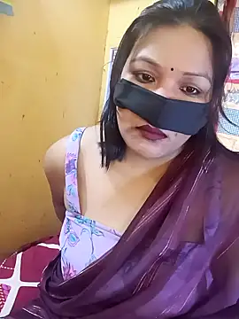 Snapshot of Radhikadavi879 chatting on February 18, 2025, 4:37 am Radhikadavi879 online show from February 18, 2025, 4:37 am