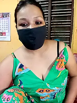 Snapshot of Radhikadavi879 chatting on February 28, 2025, 5:04 pm Radhikadavi879 online show from February 28, 2025, 5:04 pm