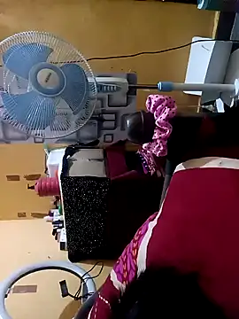 Snapshot of Radhikadavi879 chatting on October 7, 2025, 4:48 pm Radhikadavi879 online show from October 7, 2025, 4:48 pm