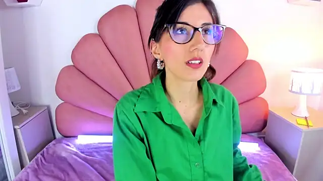 Snapshot of _jade_white_ chatting on February 3, 2025, 12:14 pm jade white online show from February 3, 2025, 12:14 pm