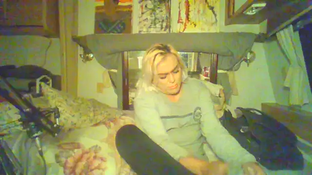 HoneyBdaQueen online show from October 21, 2025, 7:53 am