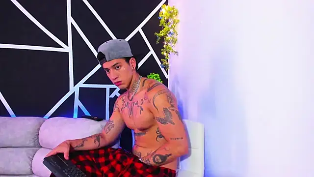 Snapshot of JUSTIN_FULLER1 chatting on February 1, 2025, 2:34 pm JUSTIN FULLER1 online show from February 1, 2025, 2:34 pm