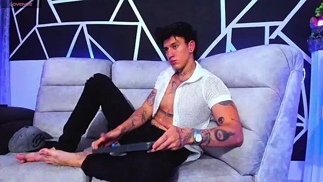 Snapshot of JUSTIN_FULLER1 chatting on February 4, 2025, 1:02 am JUSTIN FULLER1 online show from February 4, 2025, 1:02 am