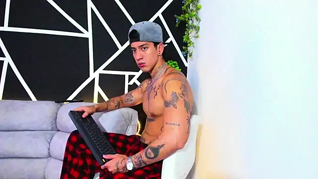 Snapshot of JUSTIN_FULLER1 chatting on February 6, 2025, 3:20 pm JUSTIN FULLER1 online show from February 6, 2025, 3:20 pm