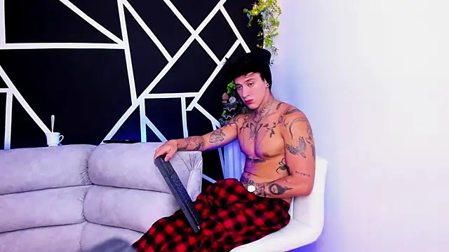 Snapshot of JUSTIN_FULLER1 chatting on February 13, 2025, 11:15 pm JUSTIN FULLER1 online show from February 13, 2025, 11:15 pm